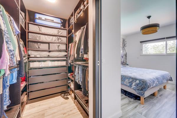 Saint-André-de-Cubzac (33240) Maison 5 pièces en R+1 de 152m2 habitables avec terrasse, piscine et garage