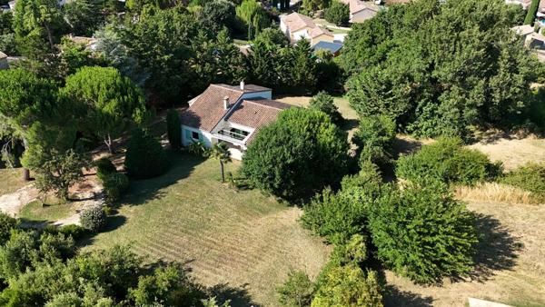 EXCLUSIVITE - VILLA DE 147 M² HABITABLES SUR 2683 M² DE TERRAIN