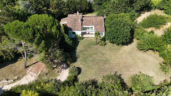 EXCLUSIVITE - VILLA DE 147 M² HABITABLES SUR 2683 M² DE TERRAIN