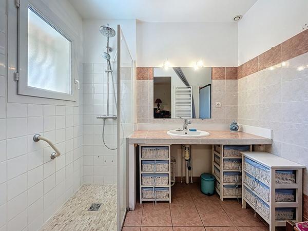 EXCLUSIVITE - VILLA DE 147 M² HABITABLES SUR 2683 M² DE TERRAIN