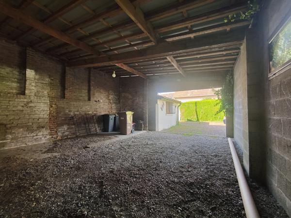 MAISON DE CHARME DE 130 m2 HAB AVEC VERANDA, GARAGE ET DEPENDANCE TRES BIEN SITUEE SUR UN TERRAIN CLOS DE 1000 Beauvais (60000)