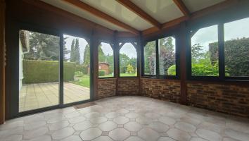 MAISON DE CHARME DE 130 m2 HAB AVEC VERANDA, GARAGE ET DEPENDANCE TRES BIEN SITUEE SUR UN TERRAIN CLOS DE 1000 Beauvais (60000)