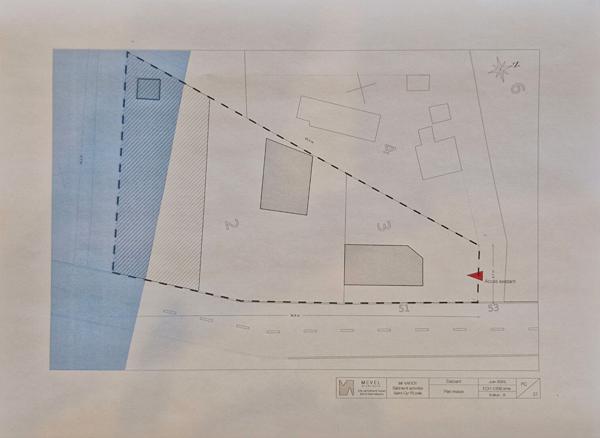 terrain  commercial de 1358 m2