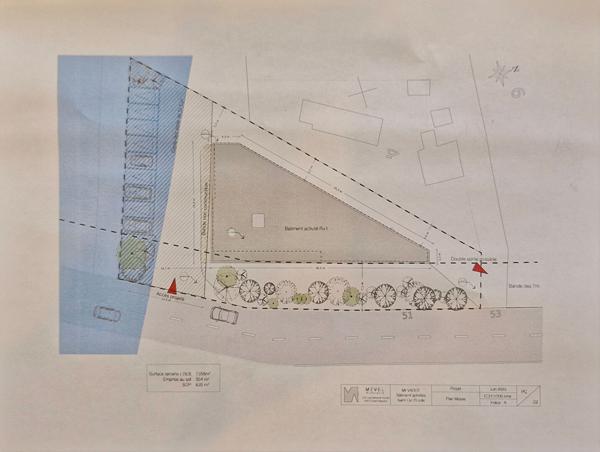 terrain  commercial de 1358 m2