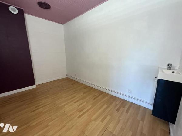 PLOEMEUR - BOURG - Local commercial de 31,55m² environ