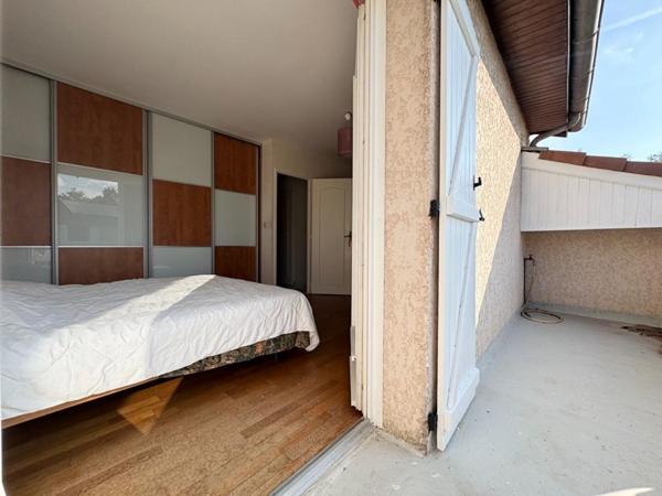 Maison Chassieu 8 pièce(s) 182 m2