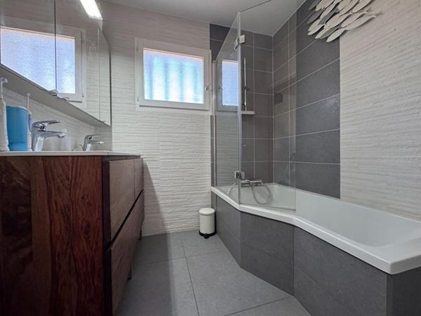 Maison Chassieu 8 pièce(s) 182 m2