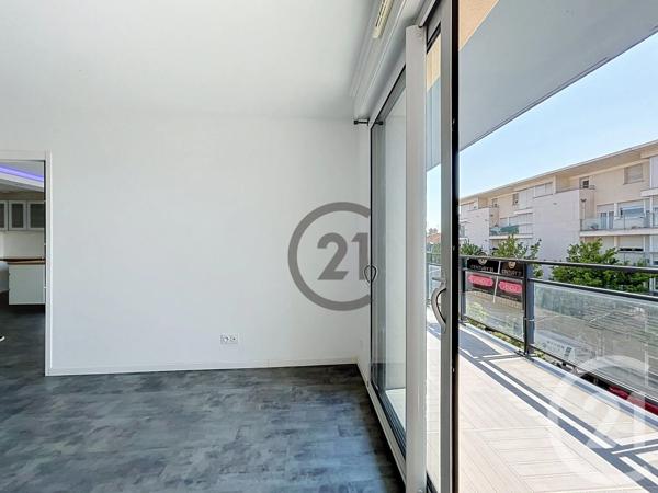 Appartement F3 à vendre  3 pièces - 68 m 2   REIMS  - 51