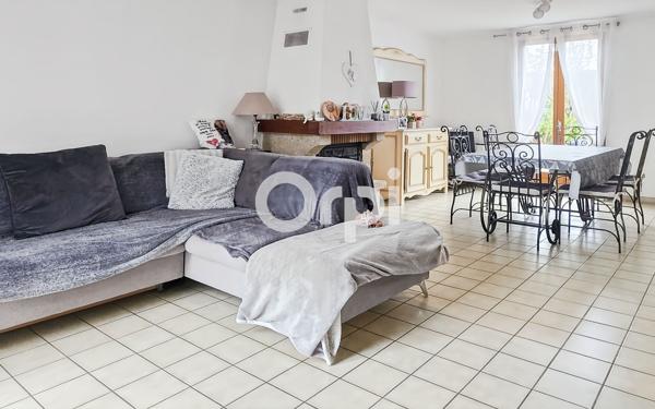 Maison à vendre    5 pièces •  Fosses