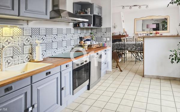 Maison à vendre    5 pièces •  Fosses