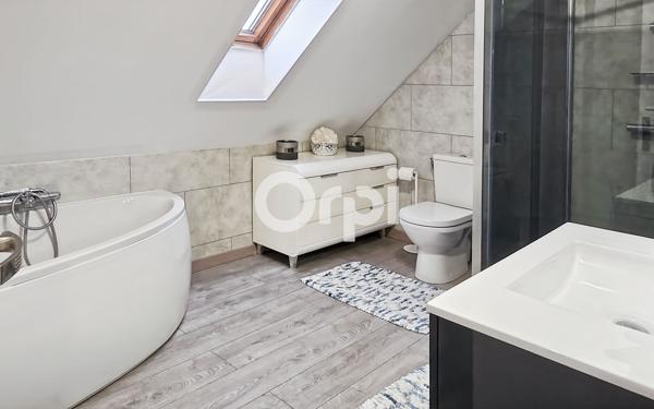 Maison à vendre    5 pièces •  Fosses