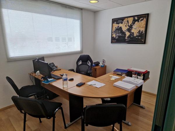 A LOUER - LOCAL DE BUREAU - 80 M²