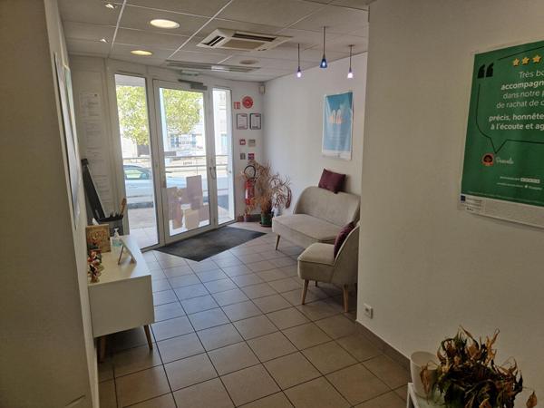 A LOUER - LOCAL DE BUREAU - 80 M²
