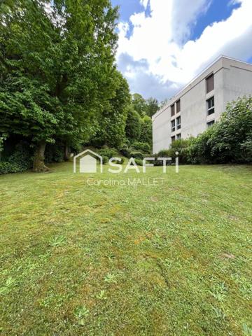 Belle Résidence des années 80, appartement T4 rénové avec balcon, cave et parking.