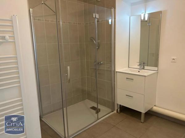 Appartement à louer 2 pièces 46.95m²