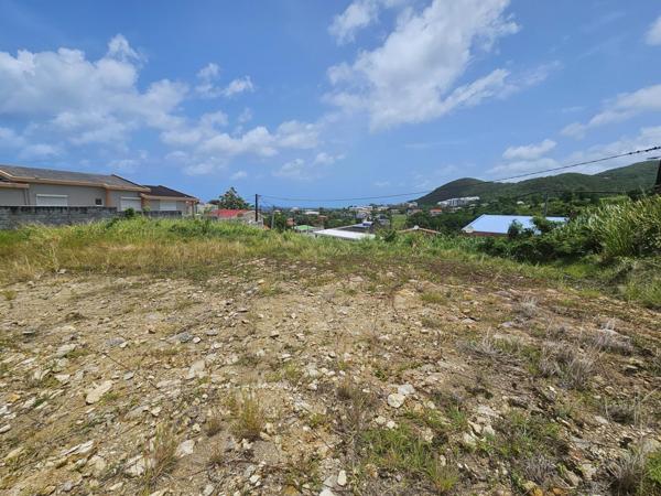 Terrain plat de 634 m² avec permis de construire – Sainte-Luce.
