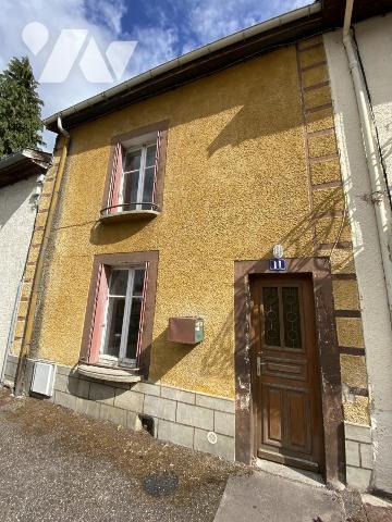MAISON DE VILLAGE A RENOVER