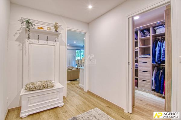 Versailles Ermitage Appartement 3 pièces 78 M² carrez situé au 1er étage avec ascenseur, balcon / terrasse plein sud, 1 place de parking en sous-sol et une cave €670 000 ** - Référence 25518