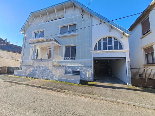 Quartier prisé, maison de ville spacieuse et lumineuse
