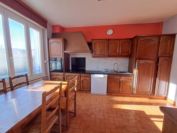 Quartier prisé, maison de ville spacieuse et lumineuse