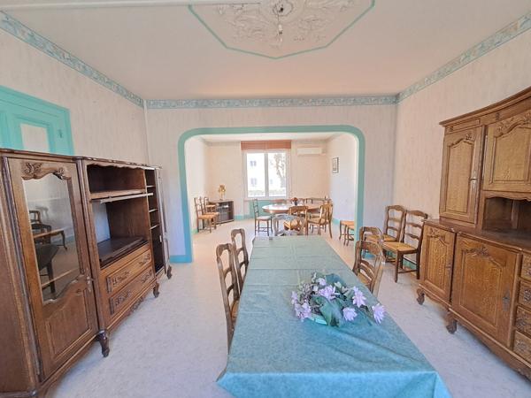 Quartier prisé, maison de ville spacieuse et lumineuse