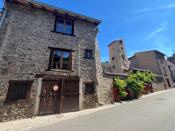 Ensemble immobilier à Blesle