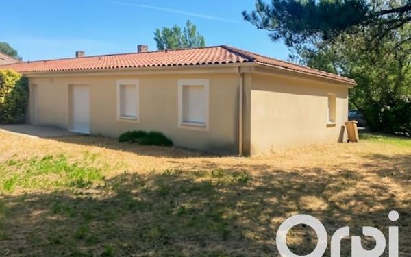Maison à vendre    4 pièces •  Pierrelatte