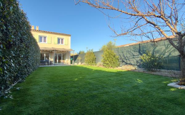 Maison à vendre    4 pièces • 102 m2 Sénas