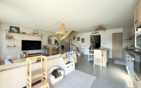 Maison à vendre    4 pièces • 102 m2 Sénas