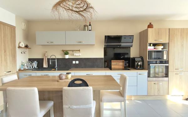 Maison à vendre    4 pièces • 102 m2 Sénas