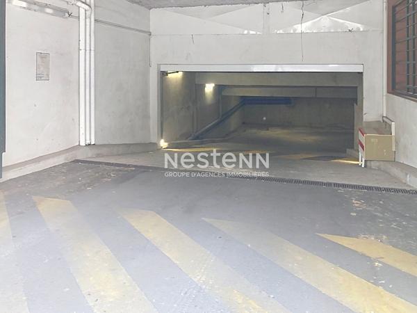 ISSY LES MOULINEAUX - QUARTIER VERDUN - Parking en sous-sol sécurisé dans une résidence récente