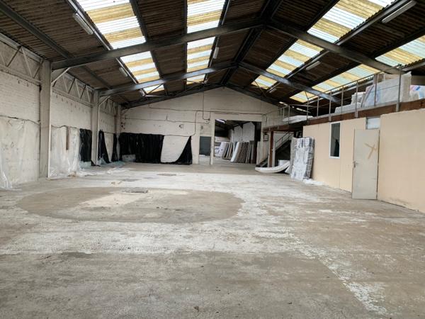 Entrepôt / local industriel Avion 1000 m2