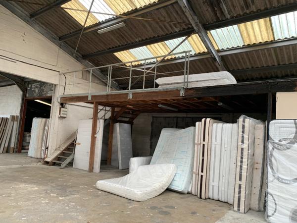 Entrepôt / local industriel Avion 1000 m2