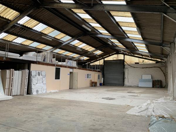 Entrepôt / local industriel Avion 1000 m2