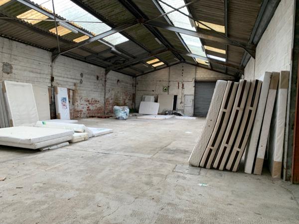 Entrepôt / local industriel Avion 1000 m2