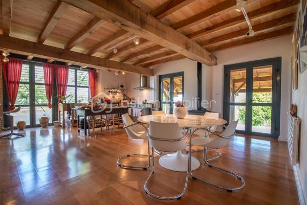 Maison ancienne de 360 m²