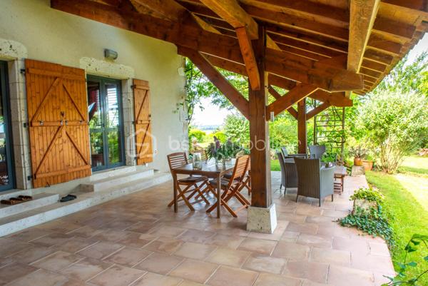 Maison ancienne de 360 m²