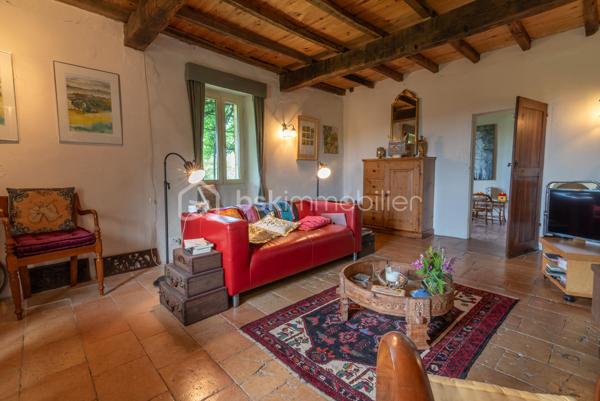 Maison ancienne de 360 m²