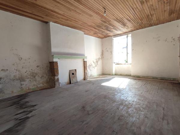 ? Maison saine à finir de restaurer