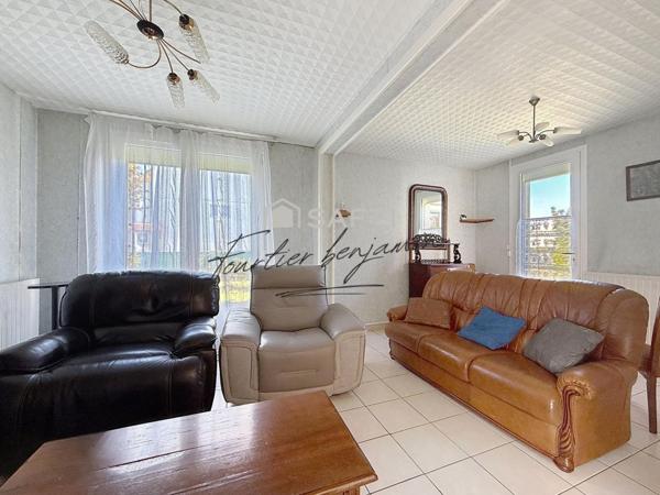 Maison de plain-pied quatre chambres à Longueville