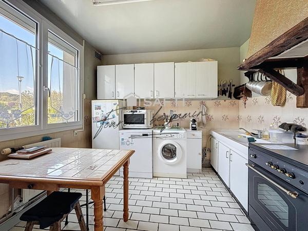 Maison de plain-pied quatre chambres à Longueville