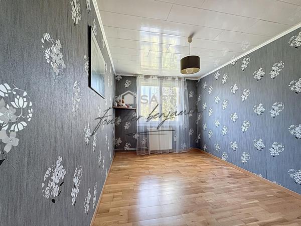 Maison de plain-pied quatre chambres à Longueville