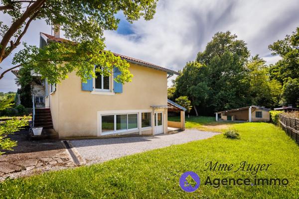 À vendre - Maison individuelle, 5 pièces située à Salies-de-Béarn (64270)