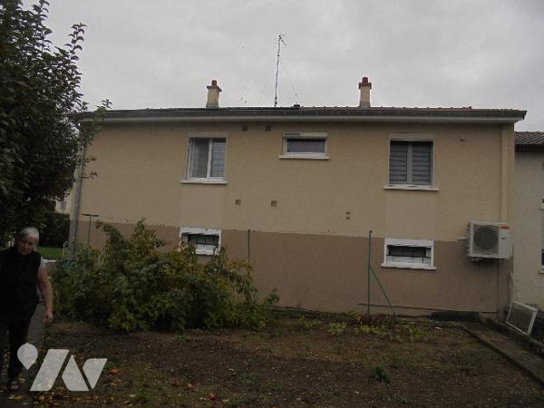 Proche des commerces et écoles joli  pavillon élevé sur sous-sol