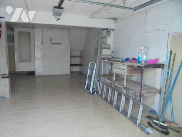 Proche des commerces et écoles joli  pavillon élevé sur sous-sol