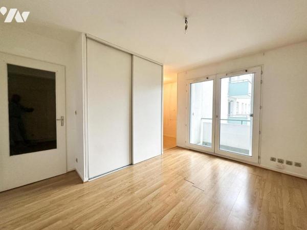 ILE DE NANTES - T1 AVEC BALCON