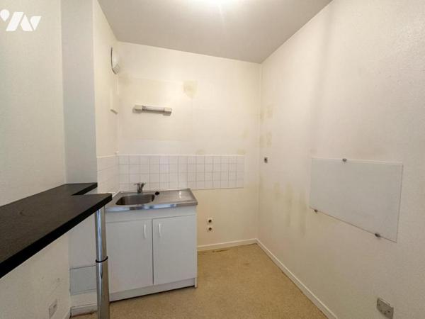 ILE DE NANTES - T1 AVEC BALCON