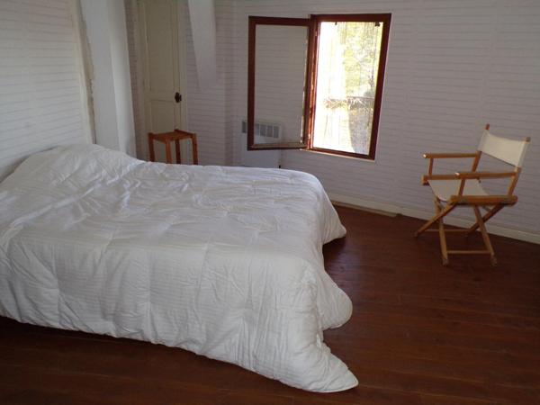 Maison lumineuse, 4 chambres, vendue meublée!