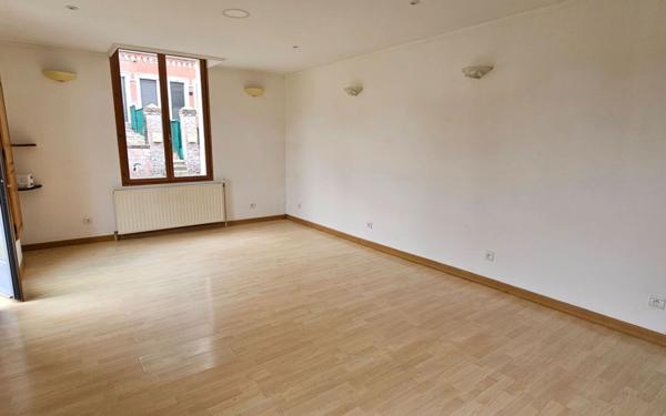 Maison à louer    1 pièce • 66,95 m2 Guise