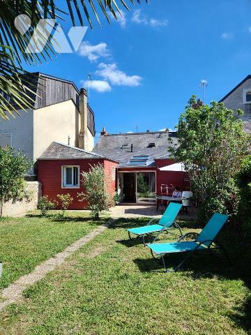 Quartier Champs de foire, maison avec chambre au RdC :
- Salon, séjour, cuisine, chambre, arri...